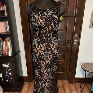 Intrigue formal. Size 6